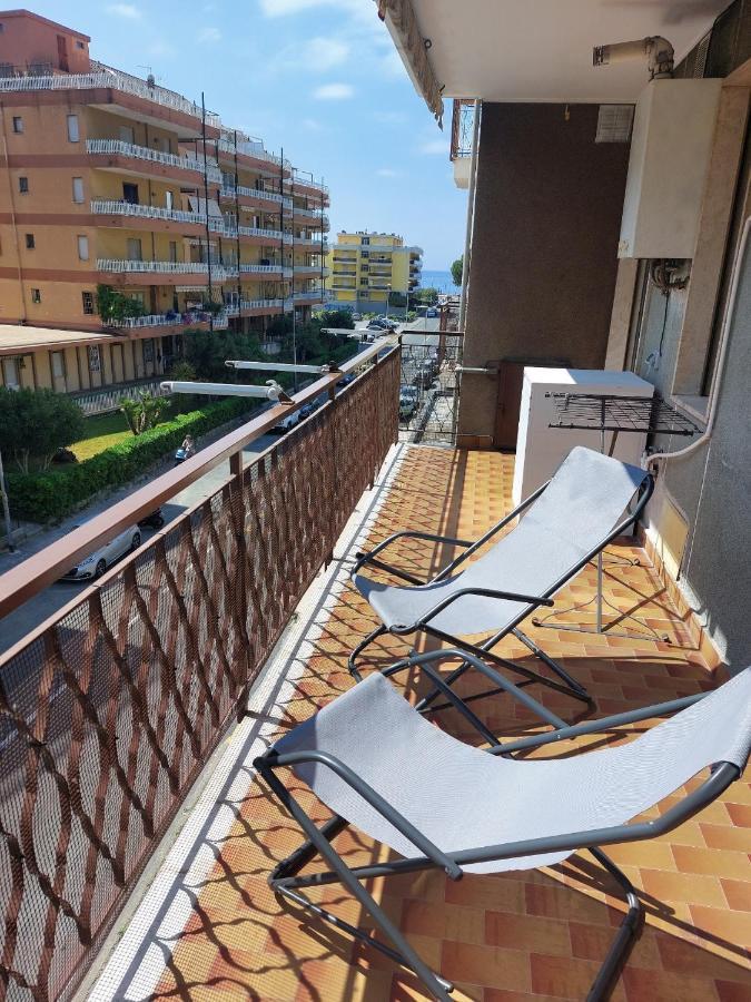 Apartamento Casa Laura Ventimiglia Exterior foto
