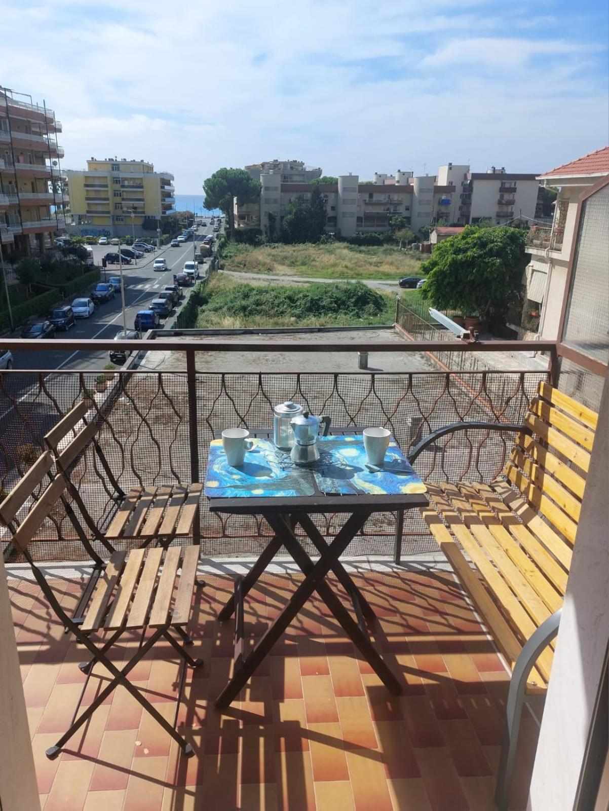 Apartamento Casa Laura Ventimiglia Exterior foto